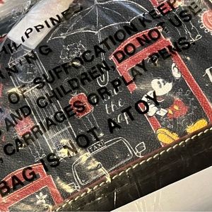 BRAND NEW Dooney & Bourke Mickey & Minnie London Hello Mate Purse